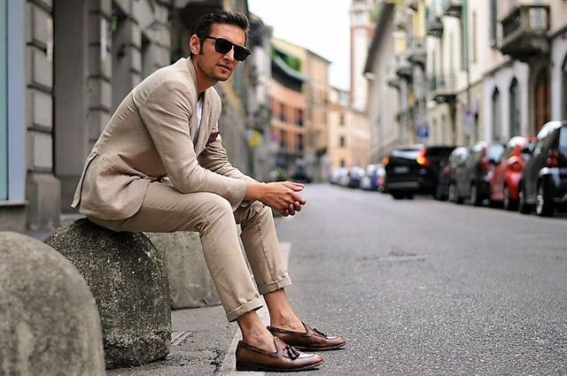 how-to-wear-loafers-men-loafers-street-style-800x531.jpg