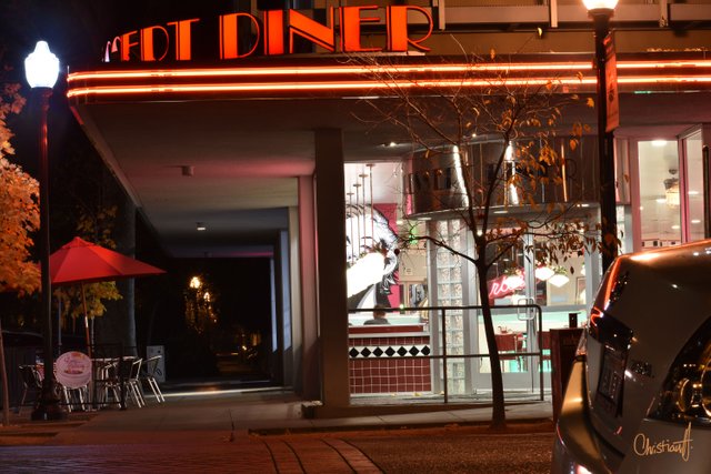 Desert Diner dowtown sacramento lights neon slow exposure aperture christian hernandez street midtown 1.jpg