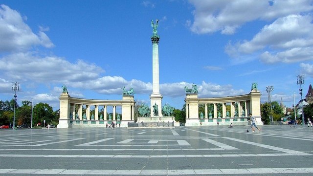 heroes-square-budapest-hungary.jpg