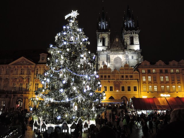 prague-1339185_1920.jpg