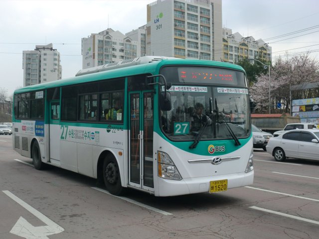 Suwon_Bus_27.JPG