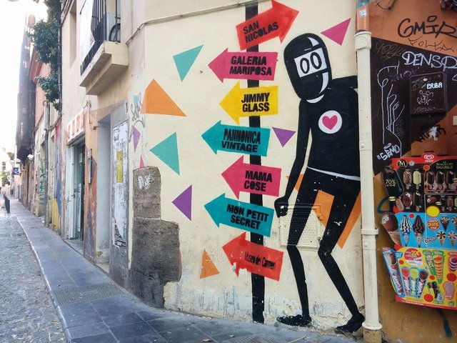 graffiti-valencia-spain-ninja-extraterrestre-love-amor-steemit-trenz (6).jpg