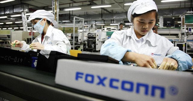 foxconn-990x518.jpg