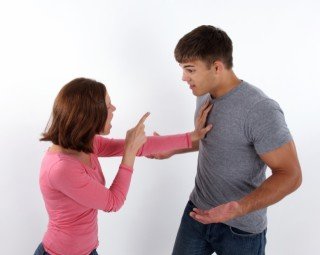 man-woman-arguing-dating-320x255.jpg