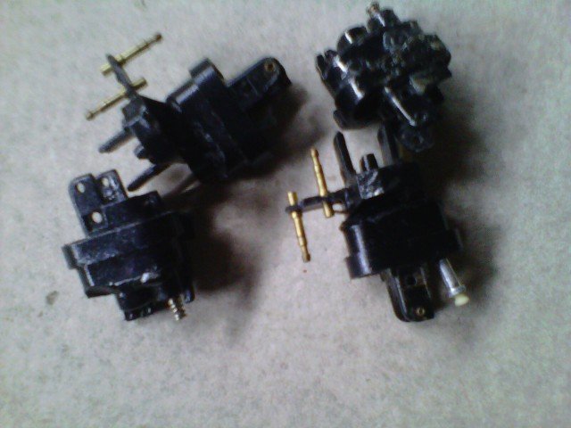 robot-iron-man-mengagumkan-dari-korek-api-gas-3-640x480.jpeg