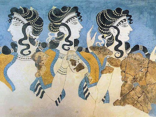 Ladies decorative frieze at the palace of Knossos.jpg