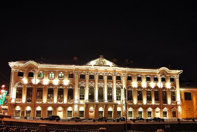 1024px-Stroganov_Palace.JPG