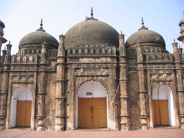 1280px-Khan_Mohammad_Mirdhas_Mosque_Dome_by_Ragib_Hasan.jpg