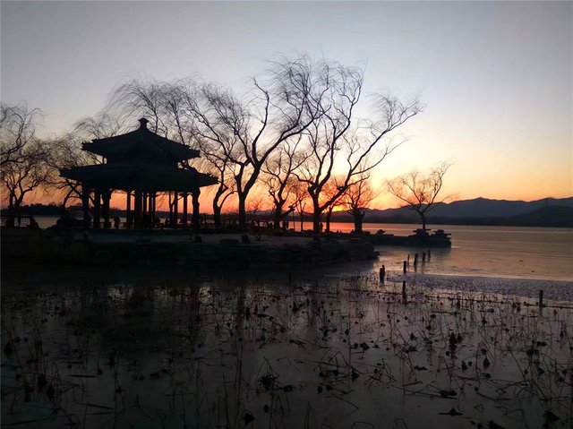 混明湖的落日.jpg