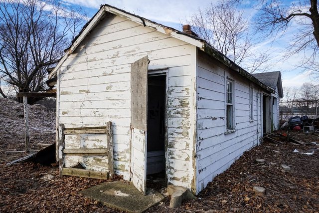 abandoned-house-howell-nj-01-19-2018-7.jpg