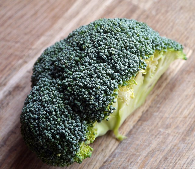 broccoli-498638_1920.jpg