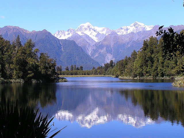 800px-Mount_Cook_and_Lake_Matheson.jpg