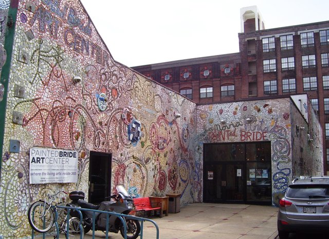 Painted_Bride_Art_Center_230_Vine_Street_main_entrance.jpg