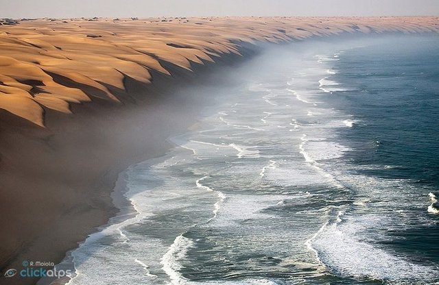 namib-desert-meets-sea-1%255B2%255D.jpg