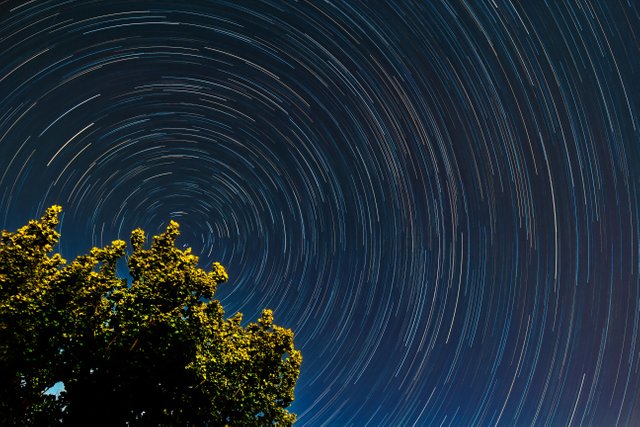 16mmf4 2 startrail.jpg