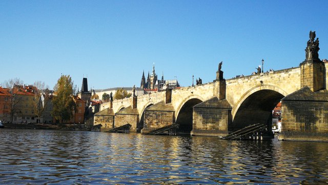 charle-bridge-prague-boat-tour.jpg