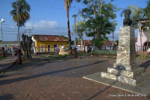 PLAZA BOLIVAR ISNOTU.jpg