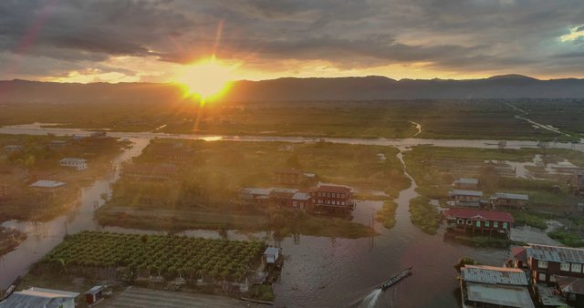 Inle Sunsetinle lake sunset 15.jpg