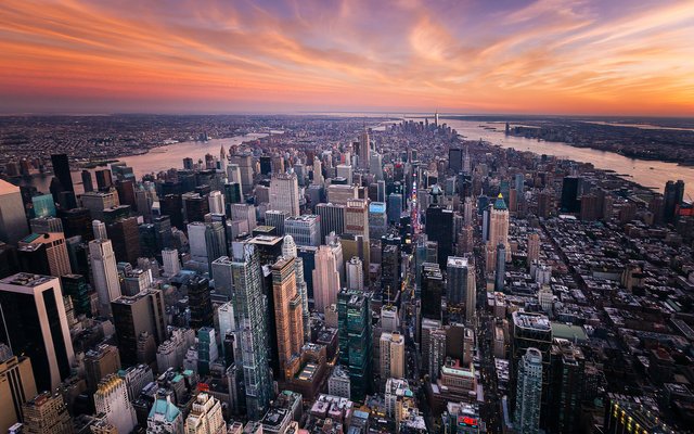 New_York_City_Skyline_Aerial_Sunset.jpg