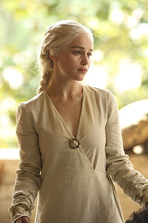 Daenerys-Targaryen-Season-2-daenerys-targaryen-30706315-300-450.jpg