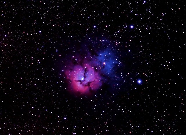Trifid-Nebula-M20.jpg