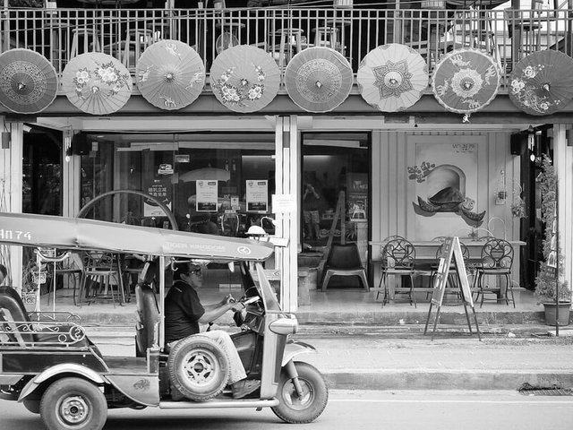 b and w 2 umbrellas tuk tuk.jpg