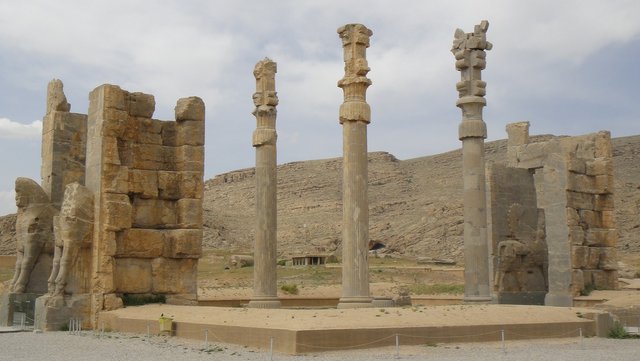 persepolis-588885_1920.jpg