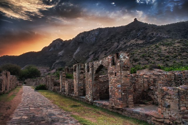 haunted-place-bhangarh-navigatio-blog-neer-1.jpg