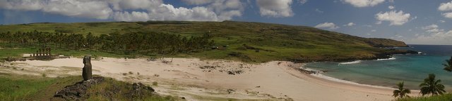 Pano_Anakena_beach.jpg