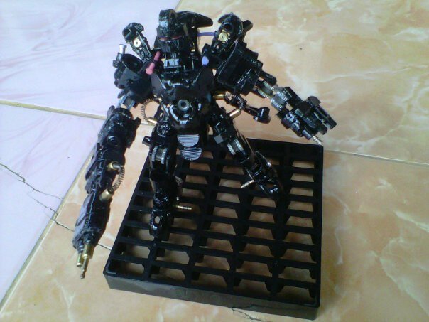 robot-iron-man-mengagumkan-dari-korek-api-gas-23.jpeg