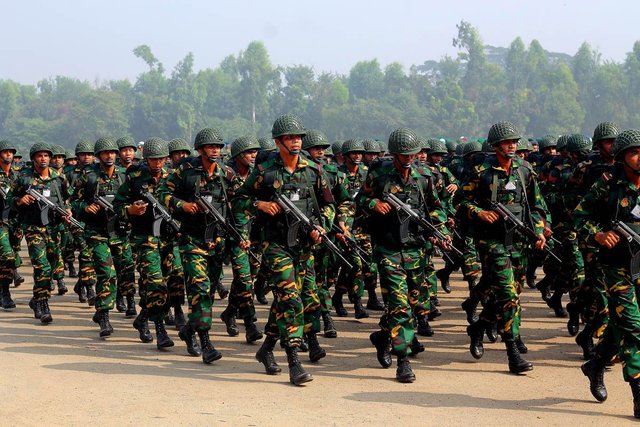 Victory_Day_Parade,_Dhaka,_Bangladesh_2011.jpg