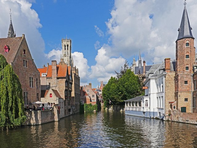 canal-in-bruges-2724438_1920.jpg