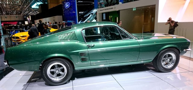 Ford Mustang Bullitt 03x.jpg