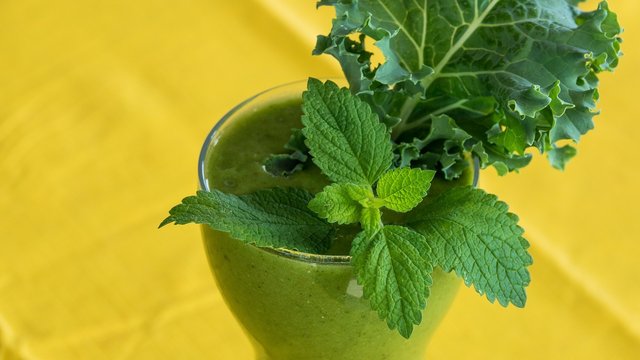 green-smoothie-2611410_1280.jpg