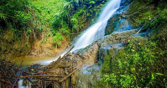 himchori-waterfall.jpg