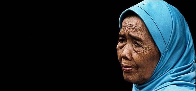 ibu-tua-nenek-.jpg