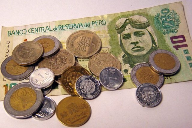 Peruvian-money.jpg