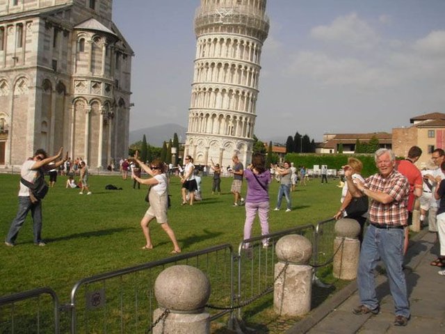 pisa-tower-funny (10).jpg