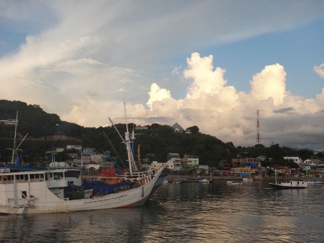 labuan-bajo-tempat-di-indonesia-mirip-luar-negeri.jpg