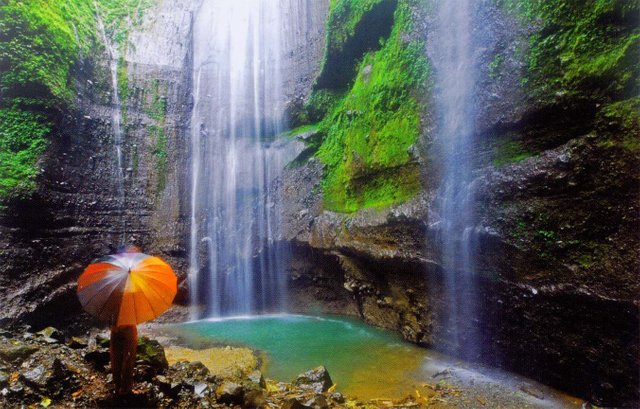 gambar-gunung-air-terjun-madakaripura.jpeg