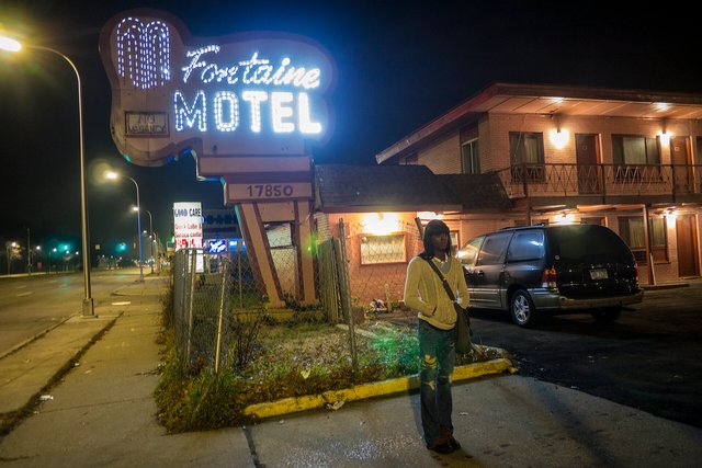 ashley_outside_motel_2016_iain_maitland.jpg