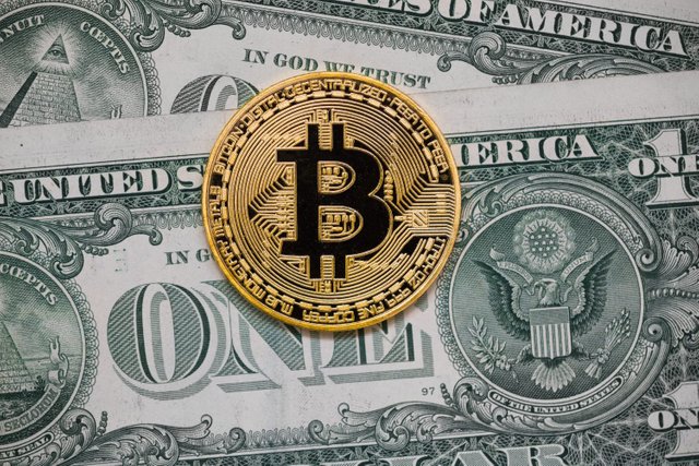 bitcoin dolar.jpg