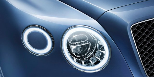 BENTAYGA V8 Headlight 1398x699.jpg