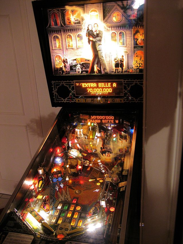 1024px-Addams_family_pinball.jpg