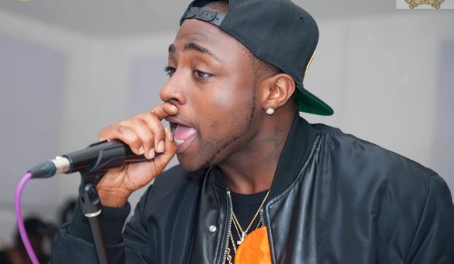 Davido-Rehearsal-10-740x431-696x405.jpg