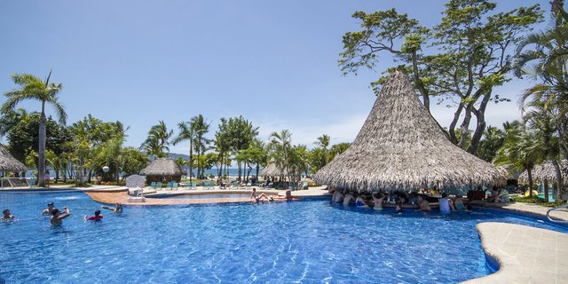 hotels-pool-resort-villa.jpeg