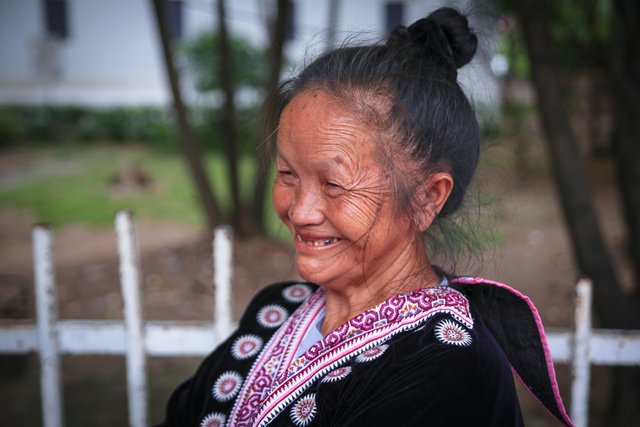 old woman vendor5.jpg