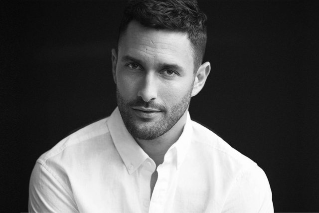 Noah-Mills-Most-Handsome-Man-2016-1024x683.jpg