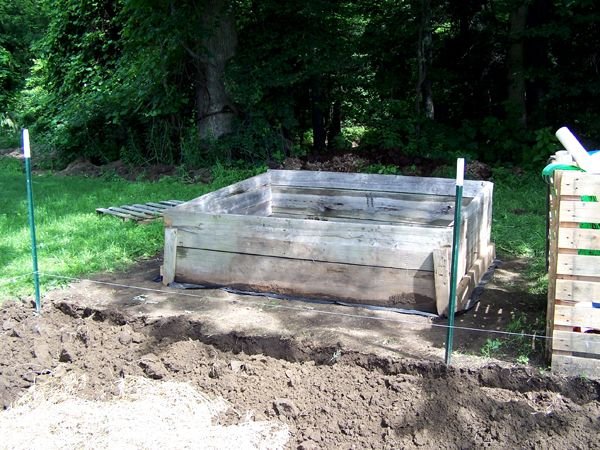 Cold frame moved1 crop June 2011.jpg