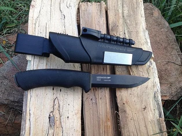 Mora Bushcraft Black1.jpg